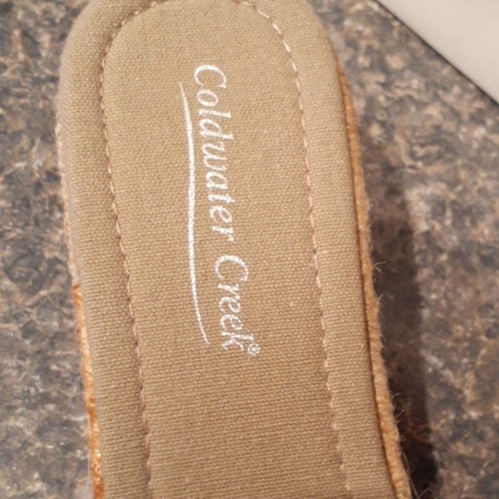 Espadrilles - Picture 2 of 3